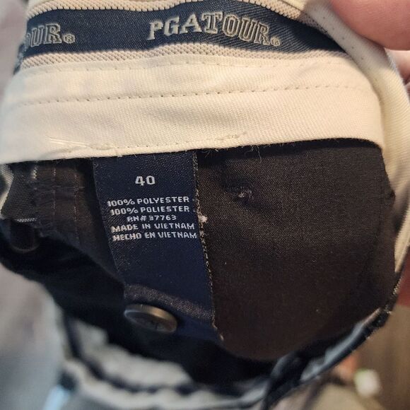 Men's PGA Tour golf shorts, size 40 - Picture 2 of 3